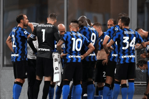 开云体育官网欧冠赛程吃紧；阿贾克斯集结日完成体检；管理层满意；赛程密集仍需轮换的简单介绍