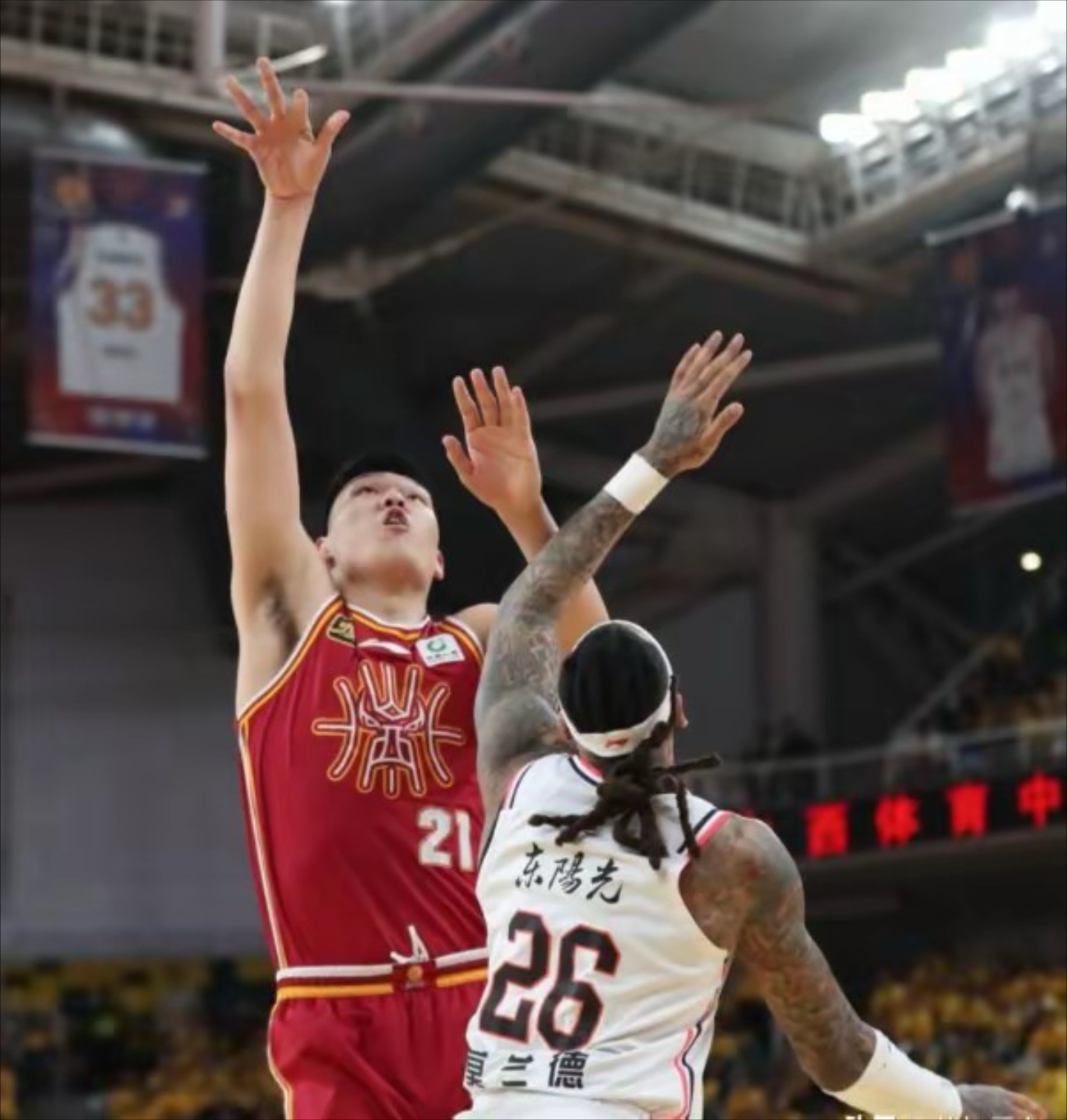 开云官网包含冲刺阶段CBA季后赛焦点战，广州队绝杀压哨，气氛紧张，团队化学反应显著的词条