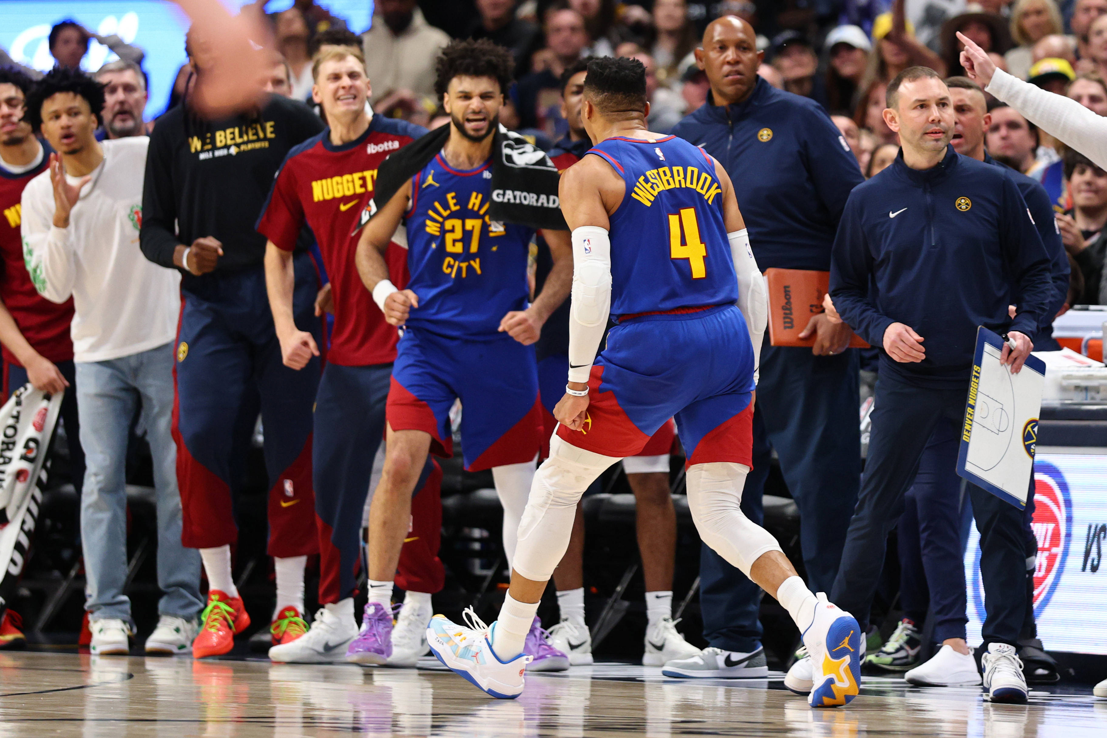 开云体育下载加时末段体能课后，洛杉矶快船再遭质疑备战NBA季后赛，管理层满意，细节决定成败的简单介绍